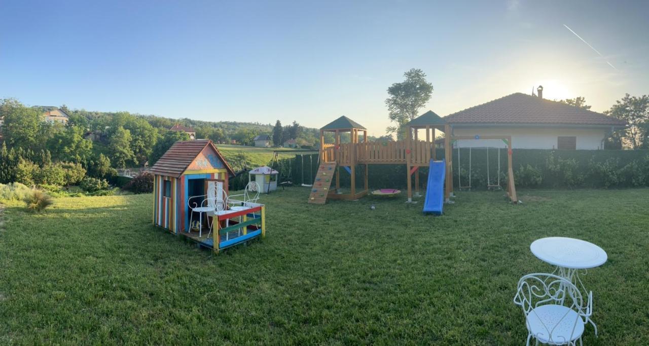 הוילה סמדרבו Vila Lily מראה חיצוני תמונה